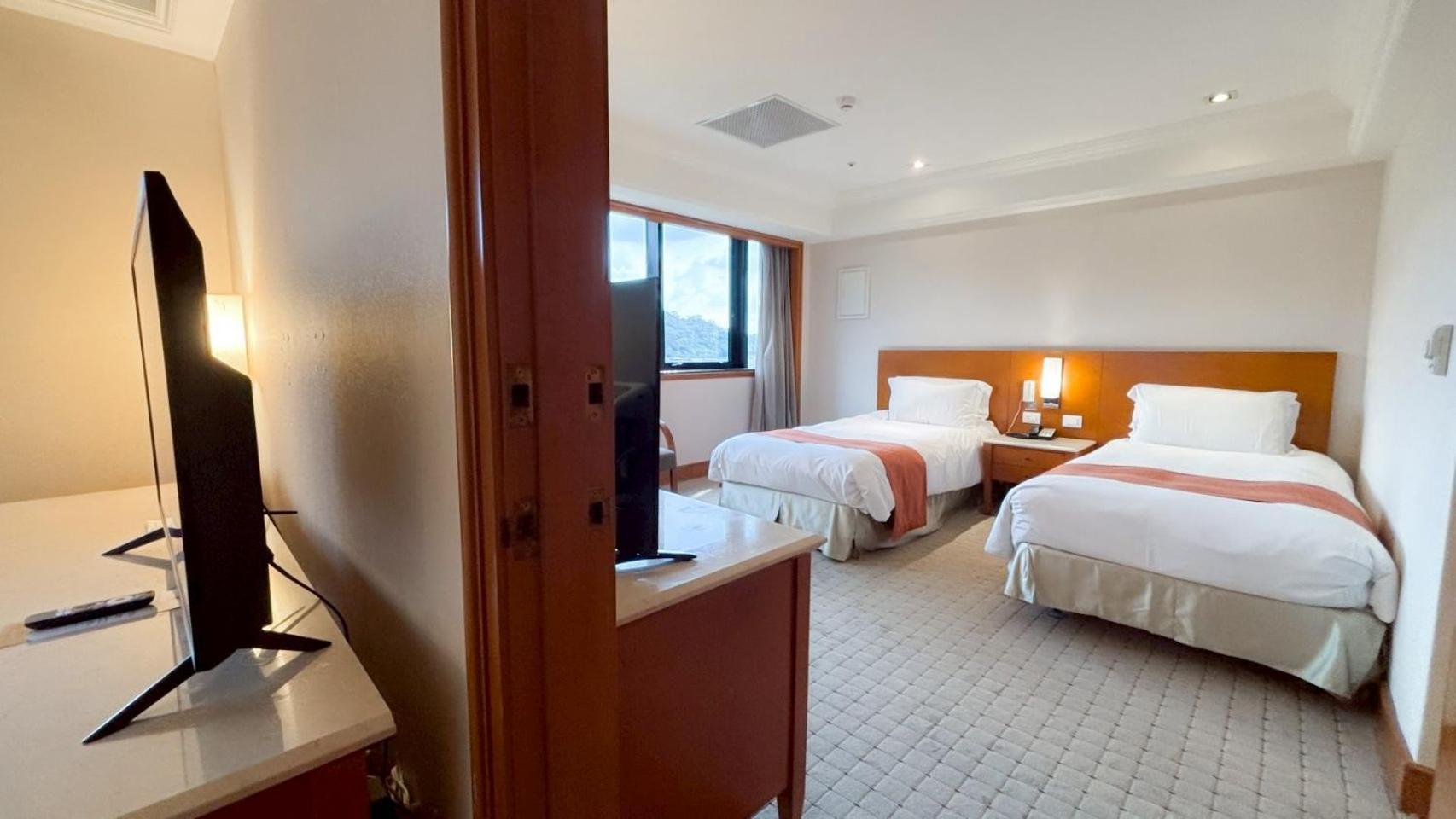 טאיפיי Hione Holiday Hotel מראה חיצוני תמונה